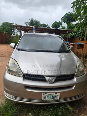 Toyota Sienna 2009 Silver