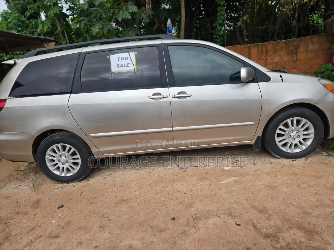 Toyota Sienna 2009 Silver