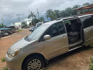 Toyota Sienna 2009 Silver