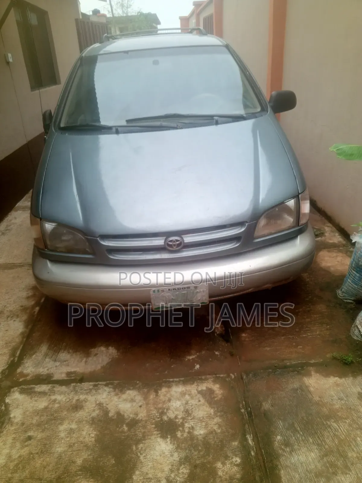 Toyota Sienna 2000 Blue