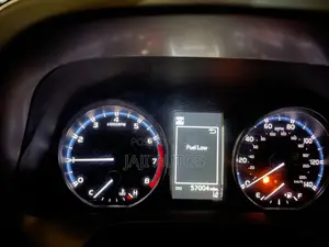 Toyota RAV4 LE FWD (2.5L 4cyl 6A) 2017 Gray