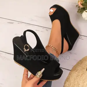 Everyday Versatile Thick-Soled Wedge Ankle Strap Sandalsfor Women.