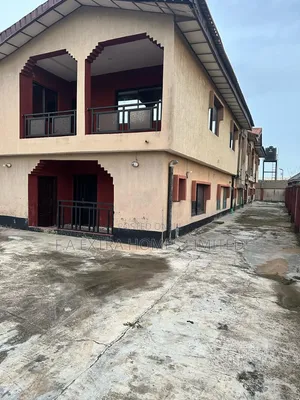 3bdrm Block of Flats in Agric for sale