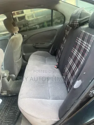 Toyota Avensis 2001 Black