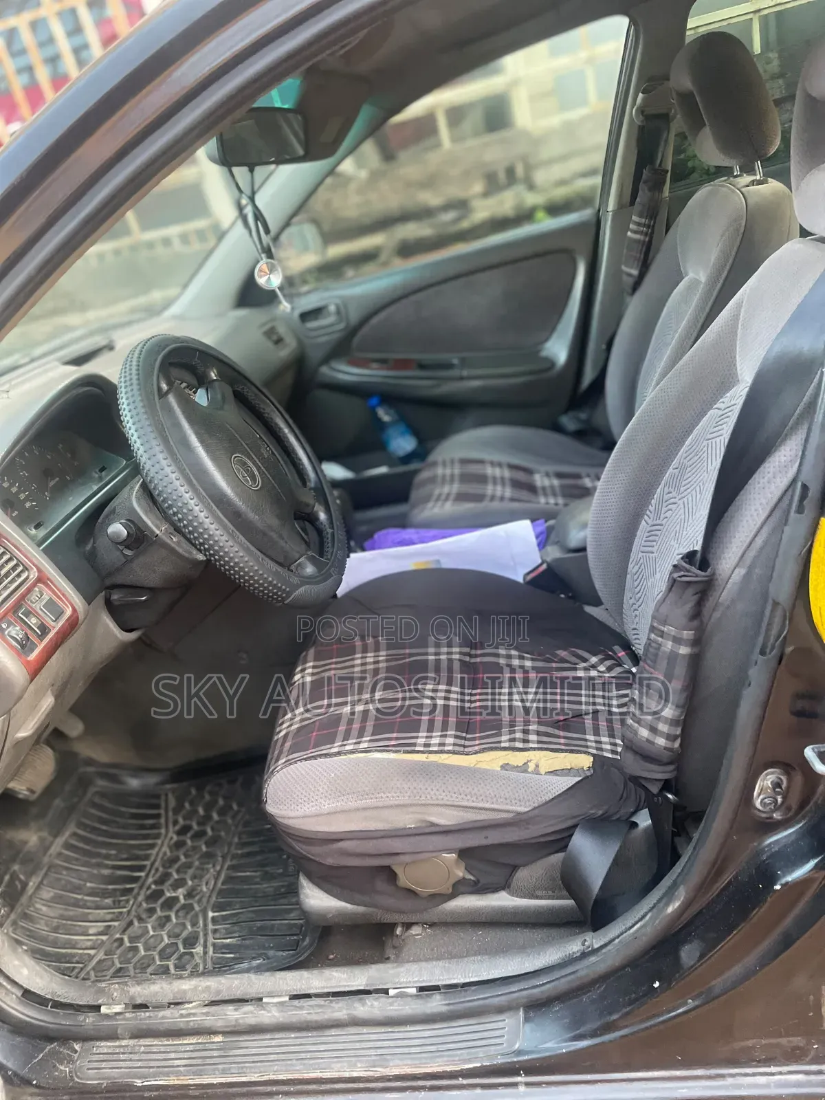 Toyota Avensis 2001 Black