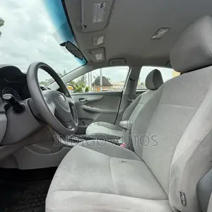 Toyota Corolla 2010 White