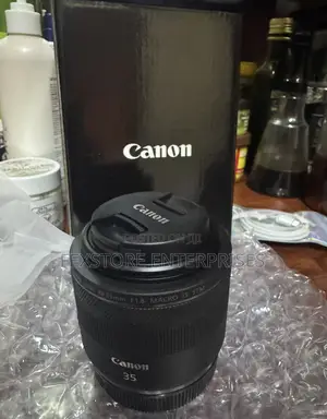 35mm F1.8 Macro Is STM