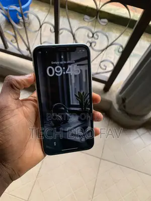 Apple iPhone 11 64 GB White