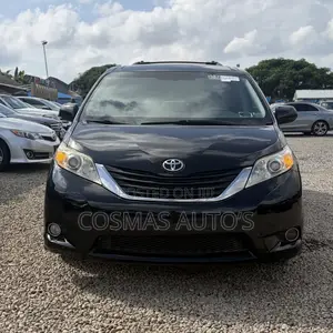 Toyota Sienna LE AWD 7-Passenger 2013 Black