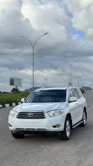 Toyota Highlander Limited 2010 White