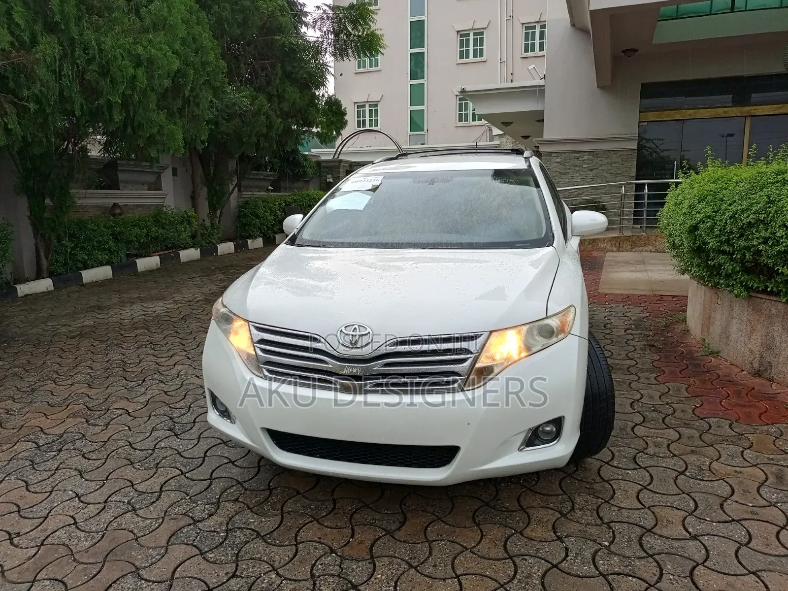 Toyota Venza LE 2010 White