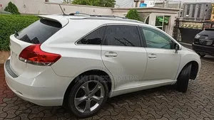 Toyota Venza LE 2010 White
