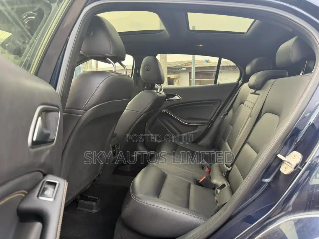 Mercedes-Benz GLA 250 2018 Blue