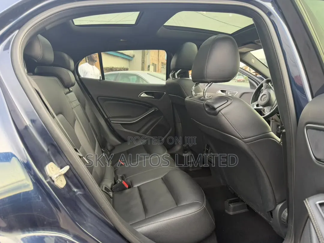 Mercedes-Benz GLA 250 2018 Blue