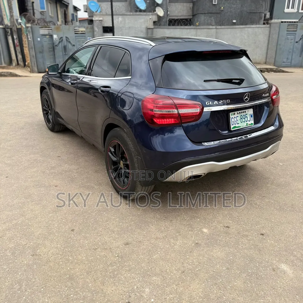 Mercedes-Benz GLA 250 2018 Blue