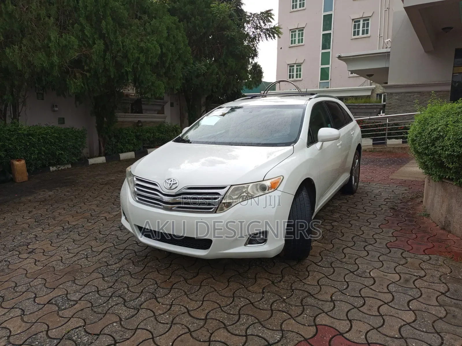 Toyota Venza LE 2010 White