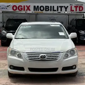 Toyota Avalon Limited 2010 White