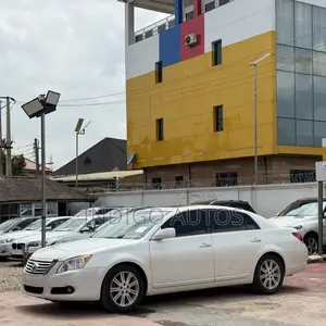 Toyota Avalon Limited 2010 White