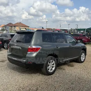 Toyota Highlander 2011 Gray