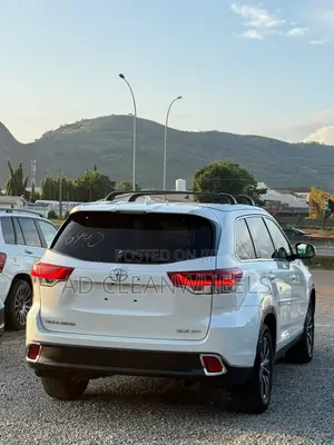 Toyota Highlander XLE 2019 White