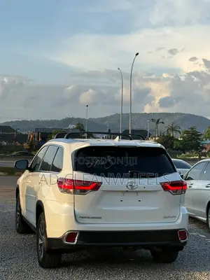 Toyota Highlander XLE 2019 White