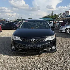 Toyota Camry SE 4dr Sedan (2.5L 4cyl 6A) 2013 Black