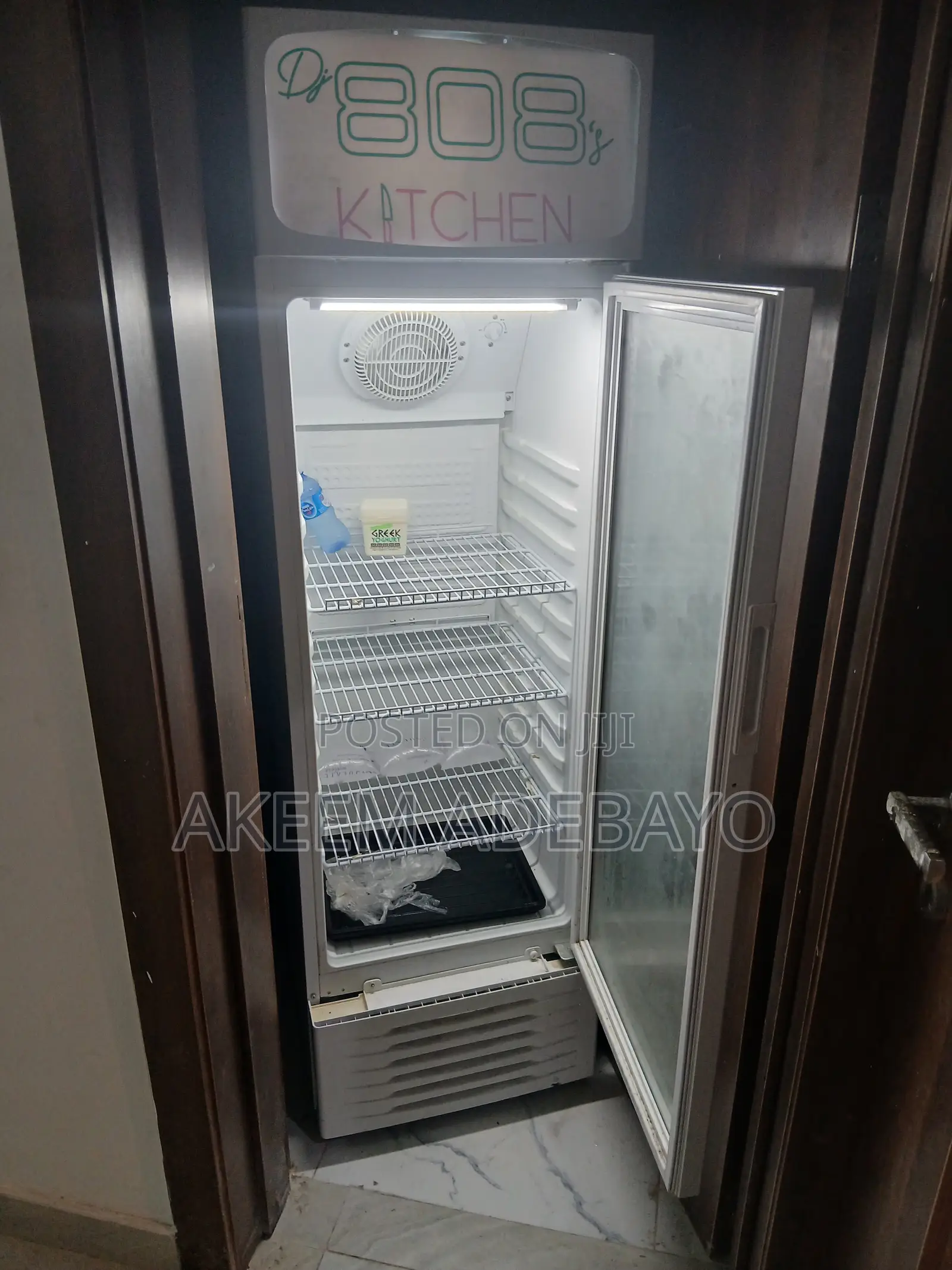 Hisense 222L Showcase Refrigerator