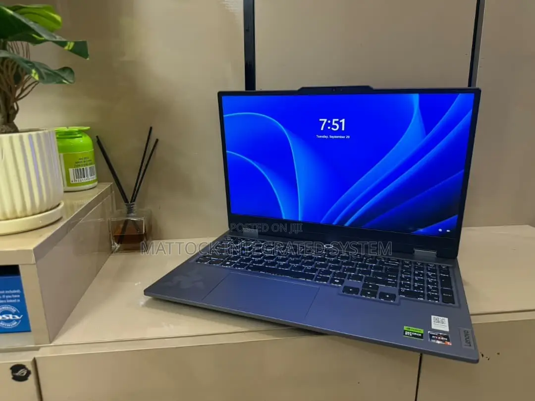 Laptop Lenovo LOQ 15ARP9 16GB AMD Ryzen 7 SSD 512GB