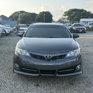 Toyota Camry SE 4dr Sedan (2.5L 4cyl 6A) 2014 Gray