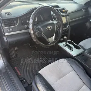 Toyota Camry SE 4dr Sedan (2.5L 4cyl 6A) 2014 Gray