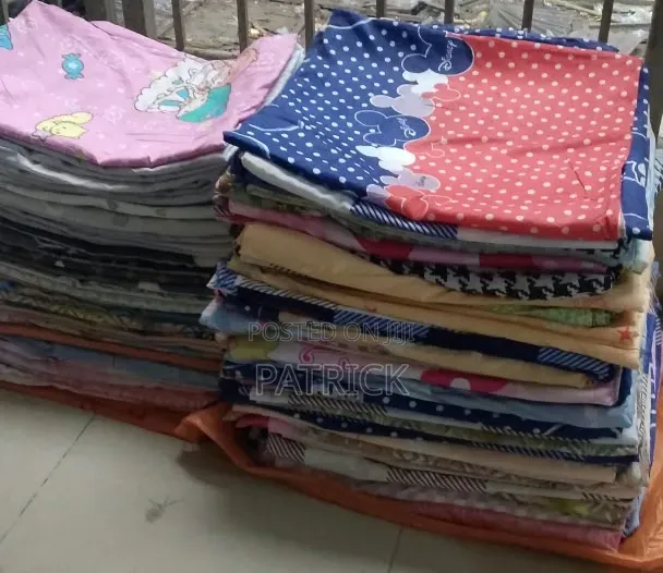 Materials Bedcover or Foam Cover
