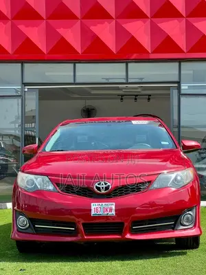 Toyota Camry SE 4dr Sedan (2.5L 4cyl 6A) 2014 Red