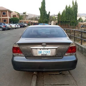 Toyota Camry 2005 Gray