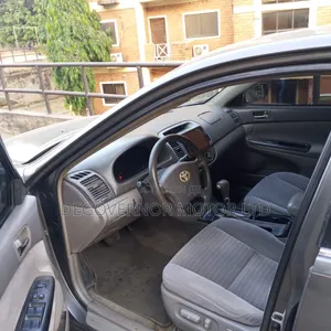 Toyota Camry 2005 Gray