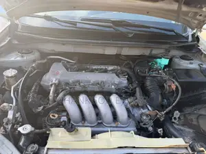 Toyota Matrix Hatchback FWD (1.8L 4cyl 5M) 2005 Silver