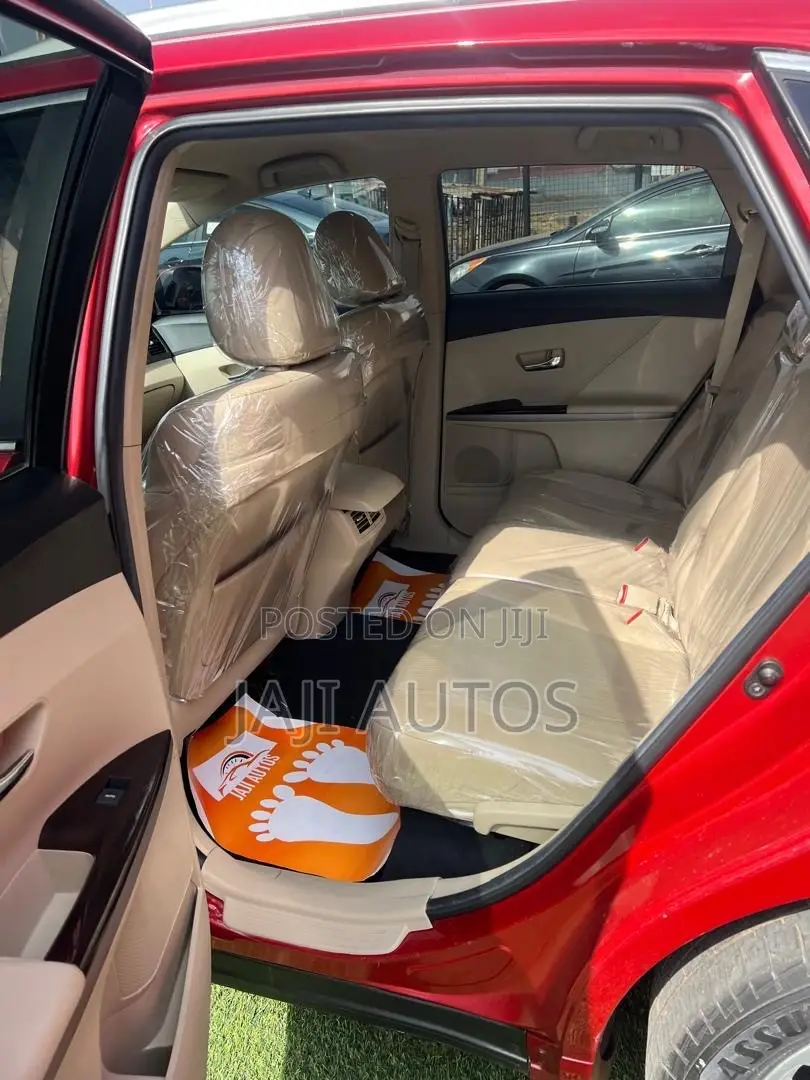 Toyota Venza LE 2012 Red