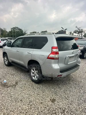 Toyota Land Cruiser Prado 2010 Silver