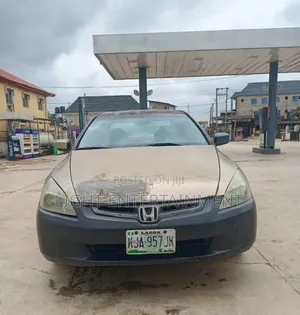 Honda Accord 2005 Gold