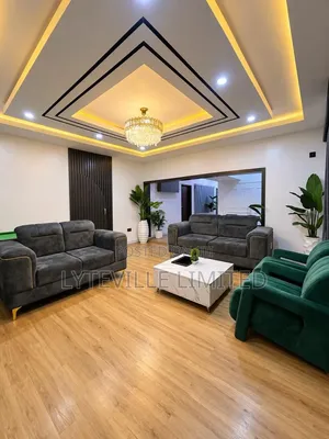 Luxurious 4 Bedroom