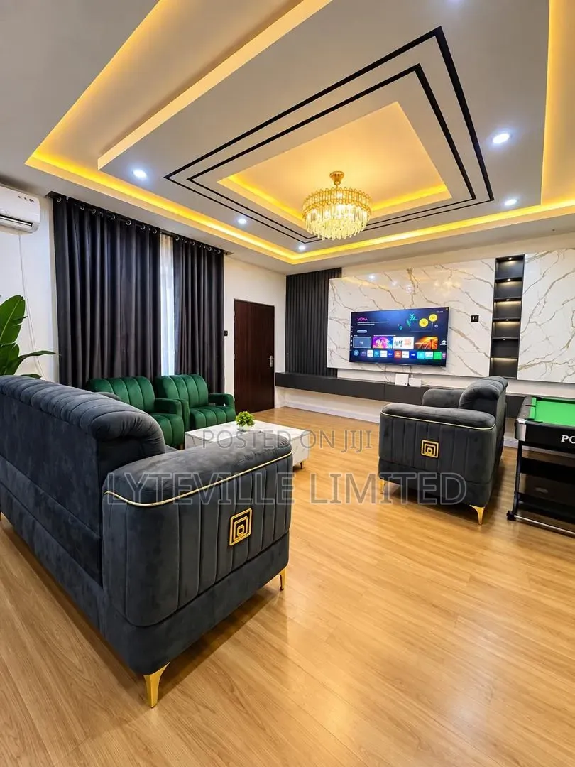 Luxurious 4 Bedroom