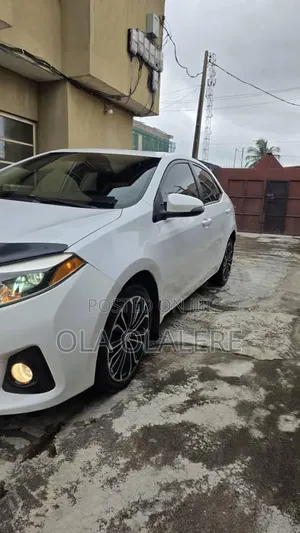 Toyota Corolla 2015 White