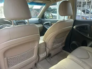 Toyota RAV4 3.5 Limited 2012 Gold