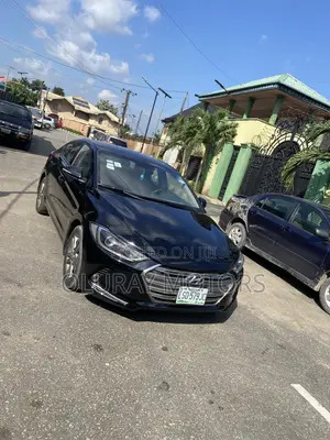 Hyundai Elantra Limited Sedan FWD (2.0L 4cyl 6A) 2017 Black