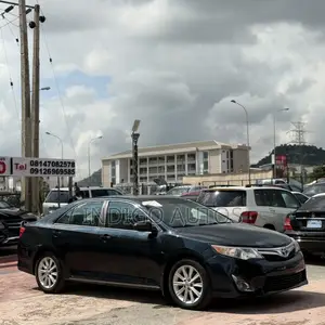 Toyota Camry XLE 4dr Sedan (2.5L 4cyl 6A) 2013 Black