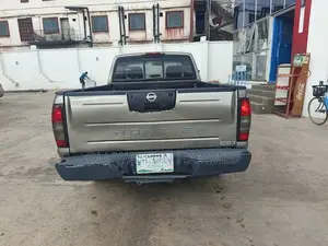 Nissan Frontier Automatic 2005 Gray