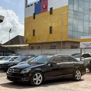 Mercedes-Benz C300 2010 Black