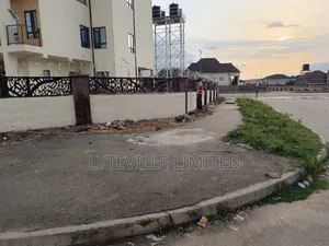 4bdrm Duplex in Idu for rent