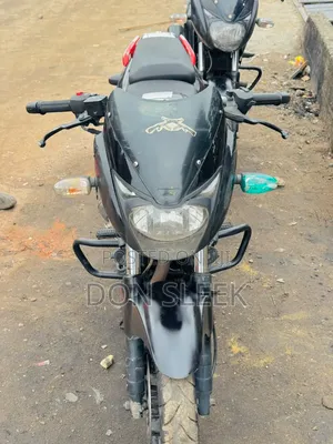 Bajaj Pulsar 220 F 2022 Black