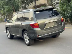 Toyota Highlander 2010 Green