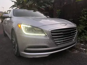 Hyundai Genesis 3.8 4dr Sedan (3.8L 6cyl 8A) 2015 Silver